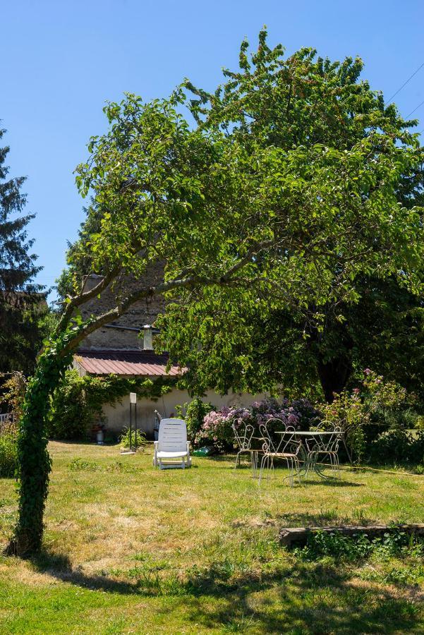 Chambre D'Hotes Chez Artiste Verrier, La Perriere - Perche Exterior foto
