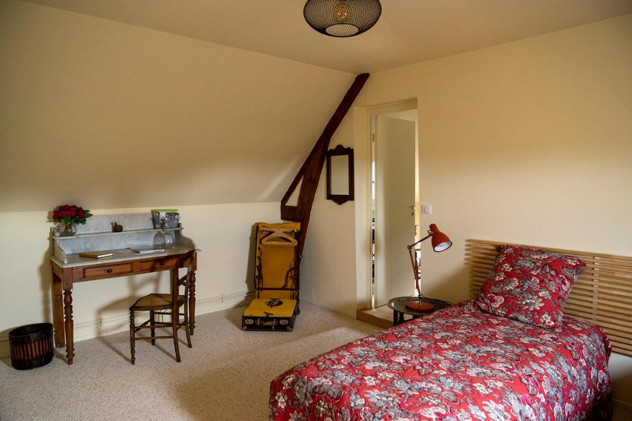 Chambre D'Hotes Chez Artiste Verrier, La Perriere - Perche Exterior foto